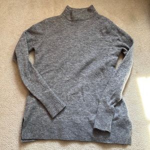 Banana Republic grey mock neck sweater xs